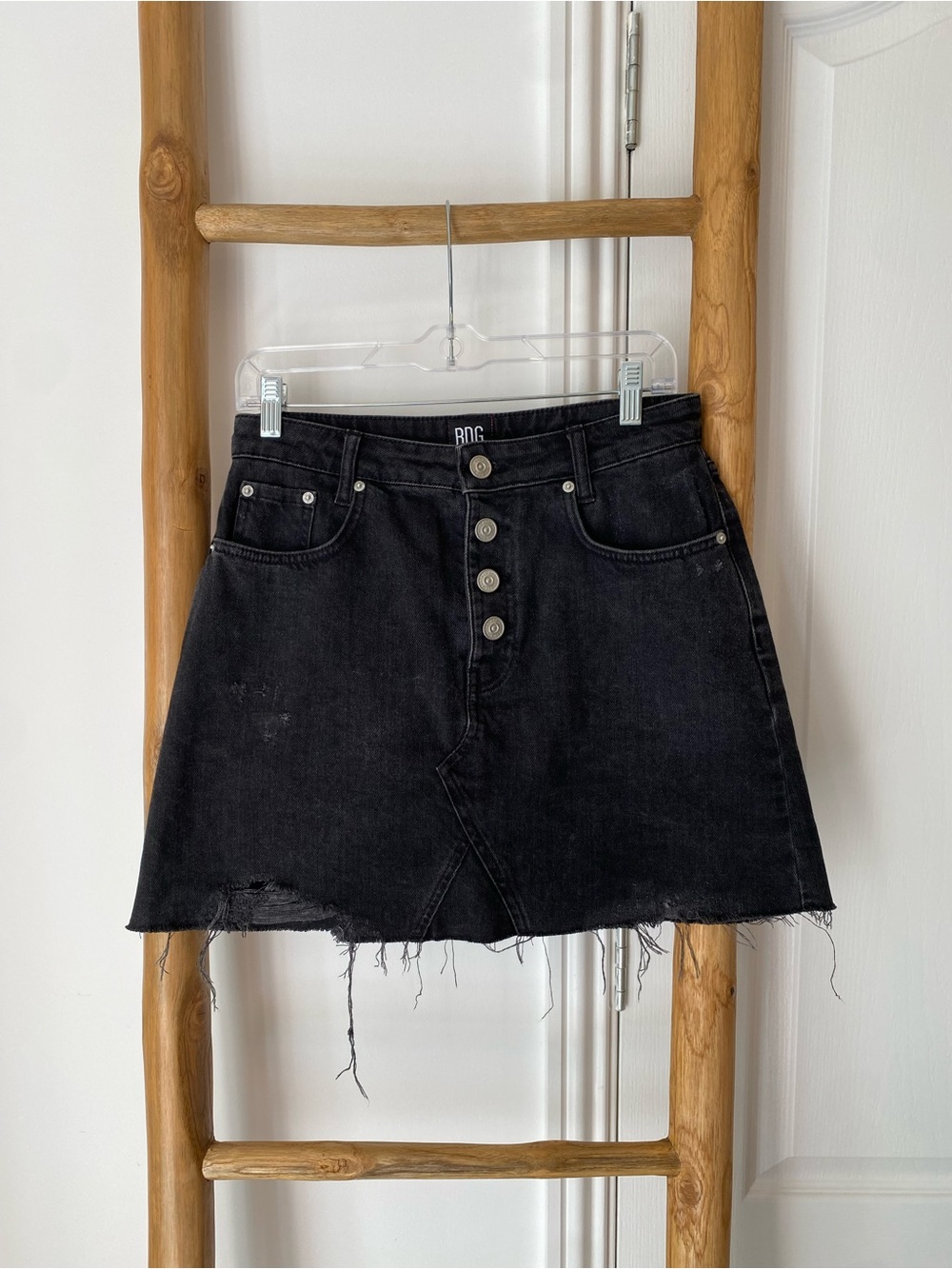 BDG Urban Outfitters Black Button-Fly Distressed Denim Mini Skirt Sz Medium